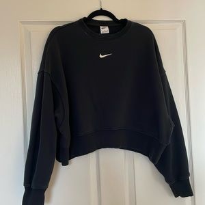 Nike crew neck sweater - size small